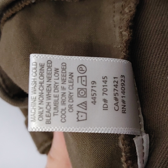 LOFT Khaki Wide Leg Cropped Pants Size 4 - Picture 13 of 13